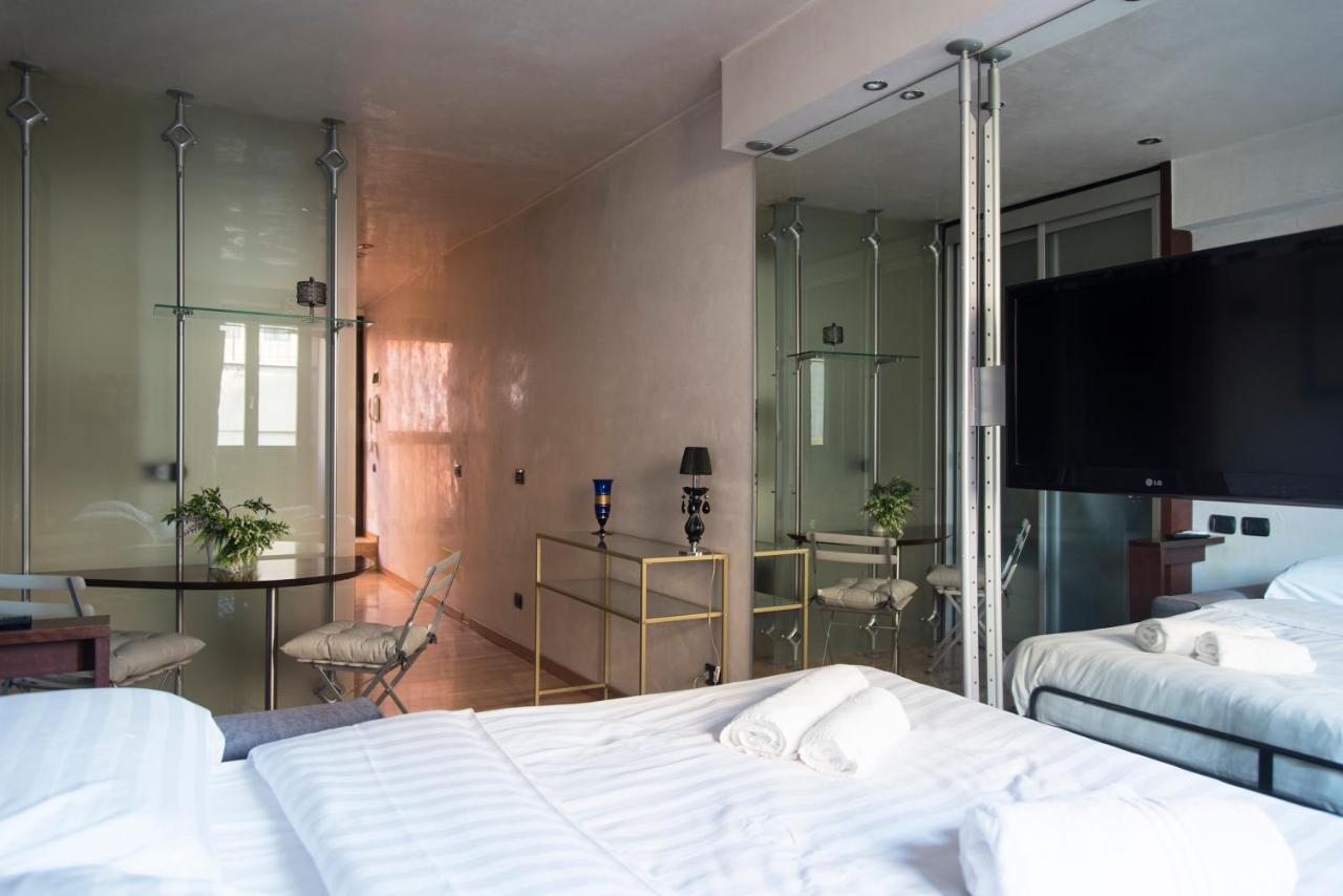 Youhosty - Duomo Studio Apartment Milão Exterior foto